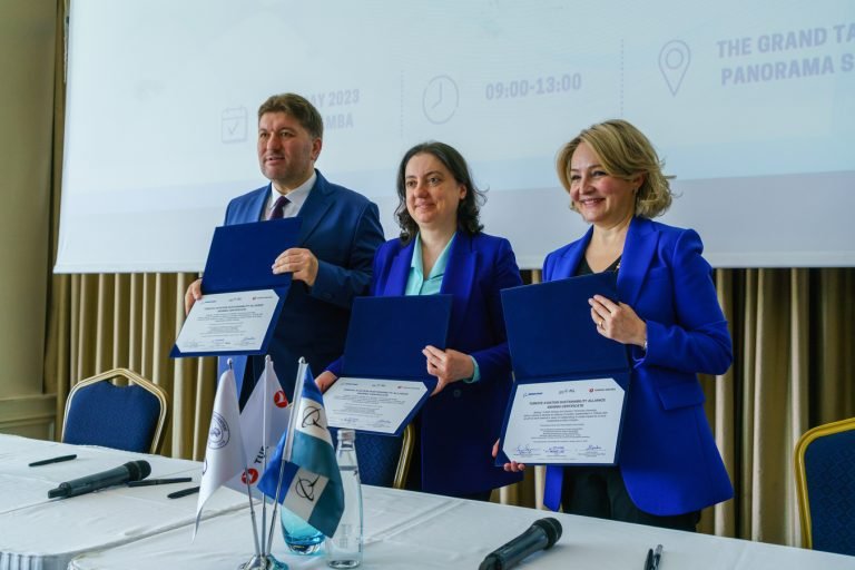 Türk Hava Yolları, Boeing ve İTÜ öncülüğünde Türkiye Sürdürülebilir Havacılık Platformu kurulması için imzalar atıldı