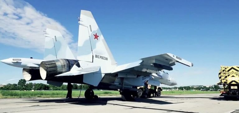 Rus Hava Kuvvetleri’ne Su-35 savaş uçağı teslimatı yapıldı