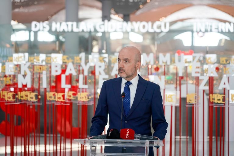 İGA İstanbul Havalimanı Kulesi 15 Temmuz’da Türk Bayrağı renklerine bürünecek