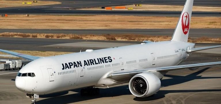 Japon havayolu, yolcularının kiralık kıyafet giymesini istiyor