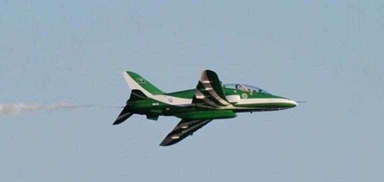 Suudi Arabistan’da askeri uçak düştü: 2 ölü