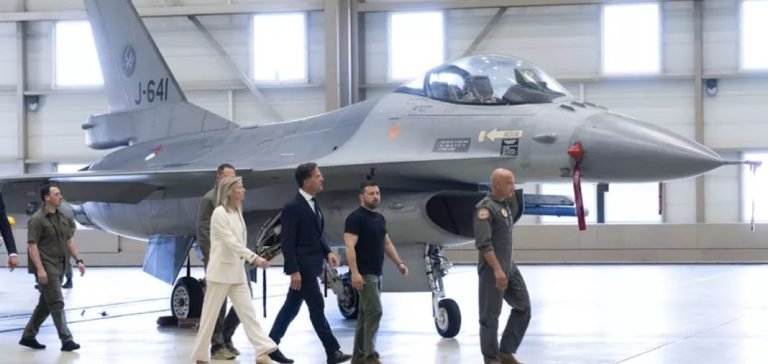 Hollanda ve Danimarka’dan Ukrayna’ya F-16 sözü: Pilotların eğitimi başladı