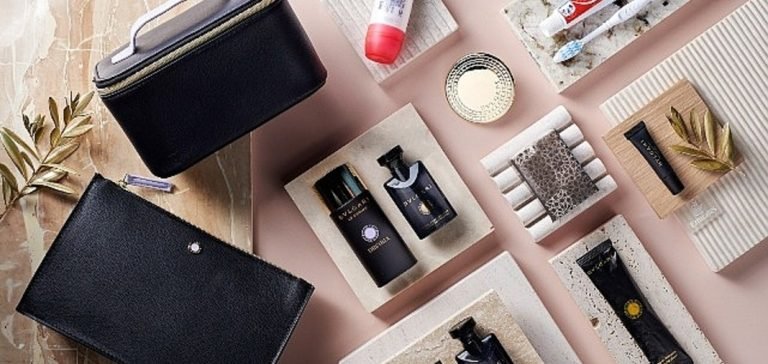 Emirates, Sonbahar/Kış sezonu için şık Bulgari seyahat kitlerini tanıttı