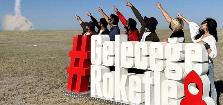 Gaziantep Üniversitesi öğrencileri ürettikleri roketle TEKNOFEST’te birinci oldu