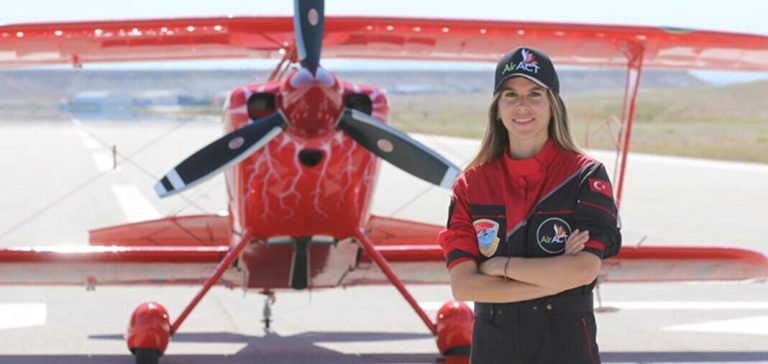 Türk kadın akrobasi pilotu 2024’te yurt dışı uçuş gösterilerini artırmayı hedefliyor