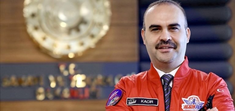 Bakan Kacır, dünyaca ünlü 70’i aşkın astronotun Türkiye’ye geleceğini bildirdi