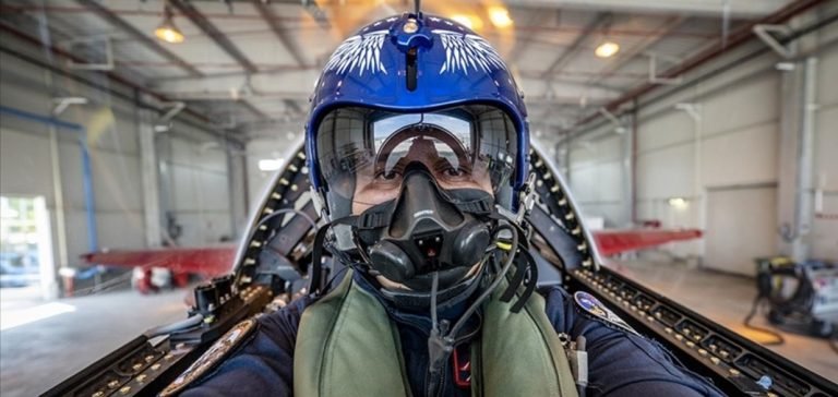 HÜRJET’in pilotu Türk Yıldızları eşliğindeki tarihi uçuşu AA’ya anlattı