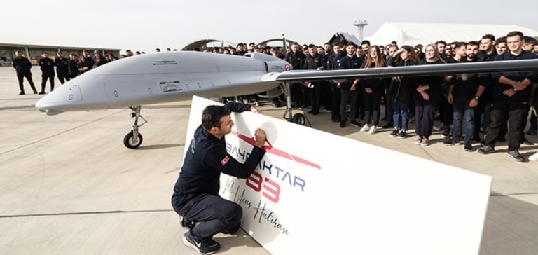 Bayraktar TB3 SİHA, Cumhuriyet’in 100. yılında gökyüzüyle buluştu