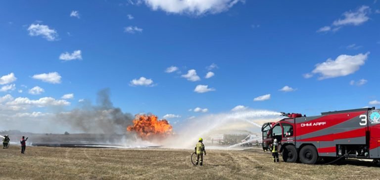 Çorlu Atatürk Havalimanı’nda uçak düşme senaryosuyla tatbikat düzenlendi