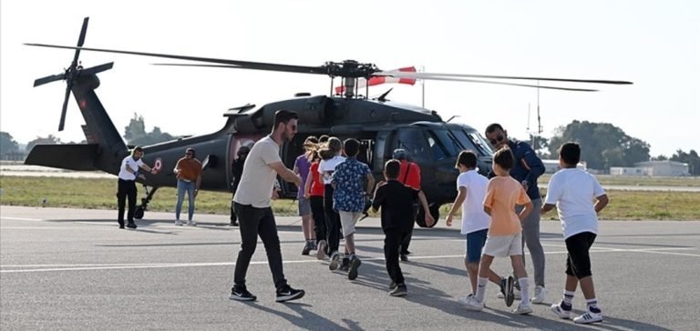 Bir Çocuk Gelsin Bir Uçağa Dokunsun” projesi 100 bin çocuğa ulaştı