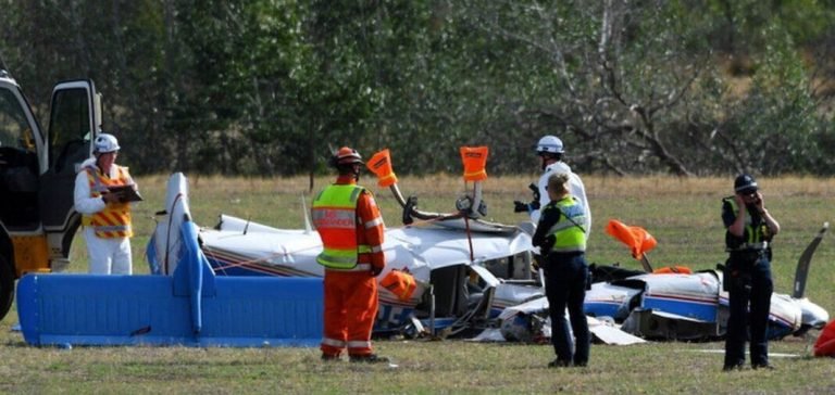 İki uçak havada çarpıştı