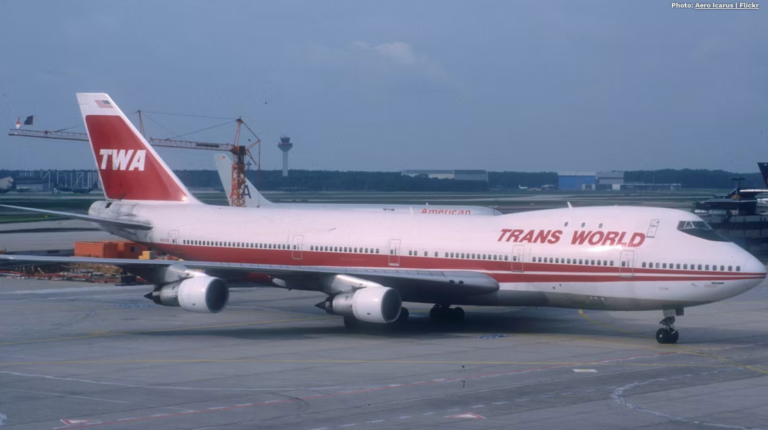 TWA 800 sefer sayılı uçağın havada patlamasına ne sebep oldu?