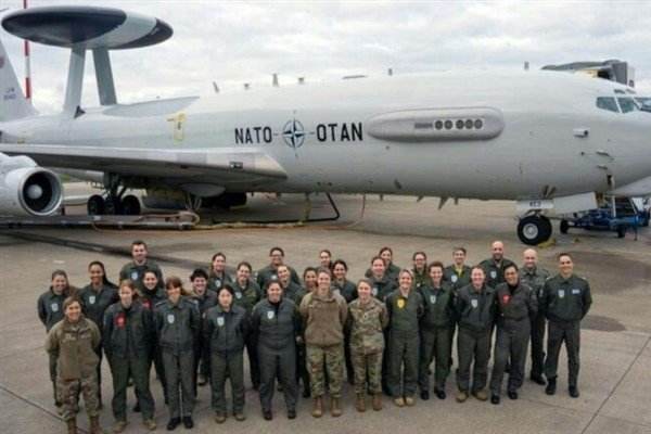 NATO AWACS Tamamen Kadın Mürettebatıyla Tarihi Bir Adım Atarak C2 Operasyonlarını Gerçekleştirdi”