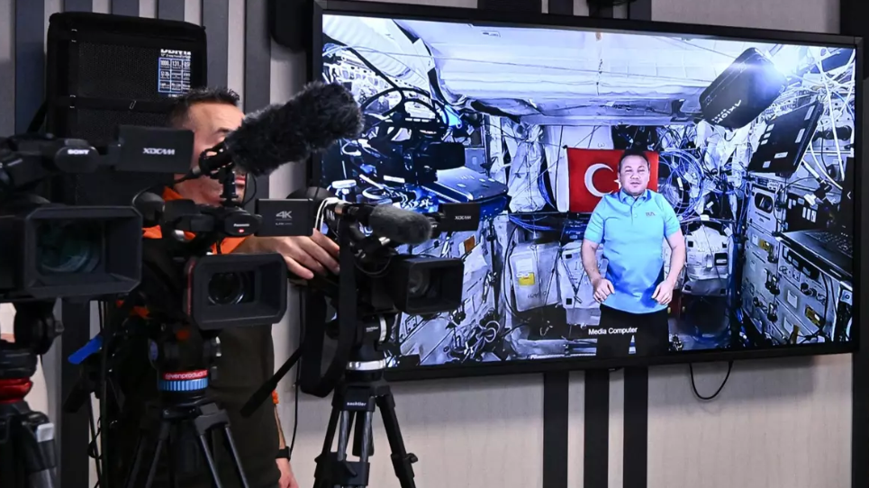 Uzaydaki Türk Astronot Gezeravcı, ISS Görevinde Gerçekleştirdiği 13 Bilimsel Deney ile Türkiye'ye Yeni Araştırma Olanakları Sağlıyo