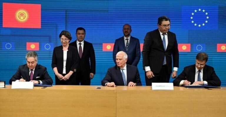 Kırgızistan ve AB, Uçuş Yasağı Sorununu Görüşmek Üzere Masaya Oturdu