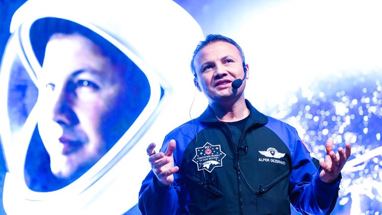 Türkiye’nin İlk Astronotu Alper Gezeravcı, Uzay Komutanlığı’na Atandı