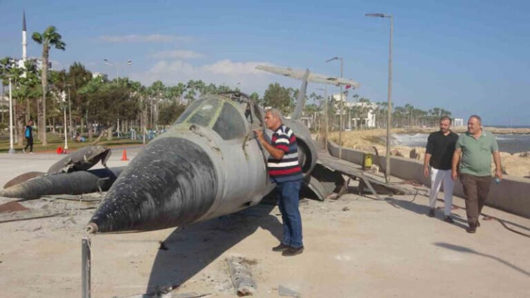 Mersin’in Simgesi ‘Uçan Tabut’ 7005 Kodlu Bombardıman Uçağı Sahilden Alınıyor