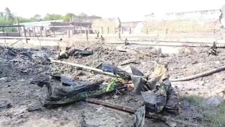 Hindistan’da Eğitim Uçağı Düştü; Pilot Güvenli Şekilde Atladı, Soruşturma Başladı