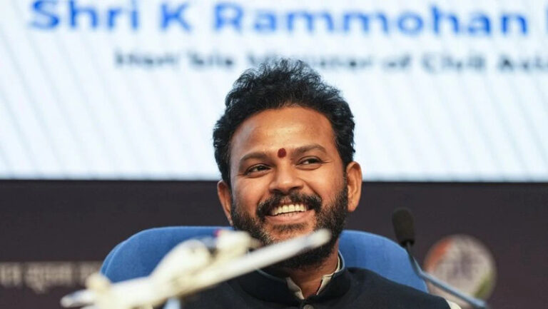 Bakan Naidu Uyardı, Hindistan’da Pilot Krizi Kapıda: 1700 Uçak İçin 30000 Pilot Gerekiyor