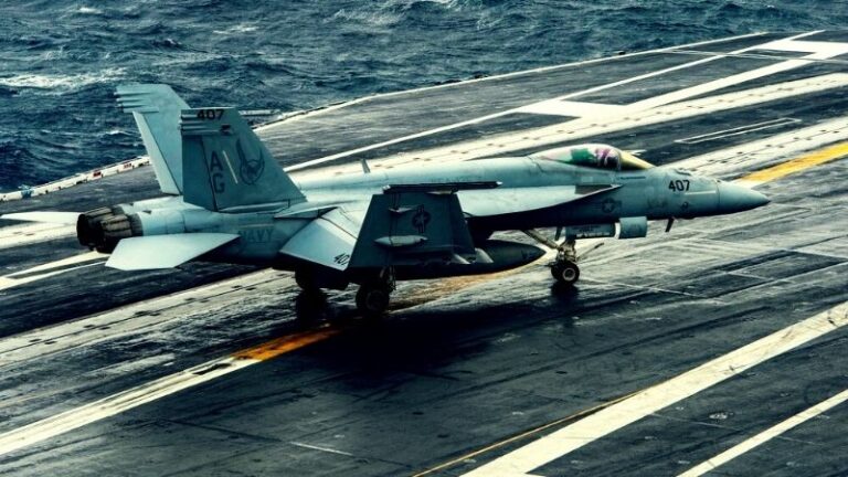 ABD, 60 Milyon Dolarlık Savaş Uçağı Kızıldeniz’e Nasıl Düştü?