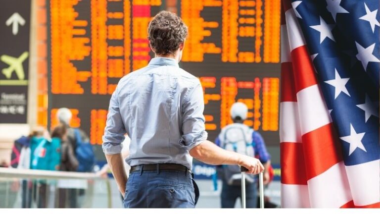 ABD’de Tatil Sezonu Kaosu: Yüzlerce Uçuş İptal, Binlerce Sefer Gecikti