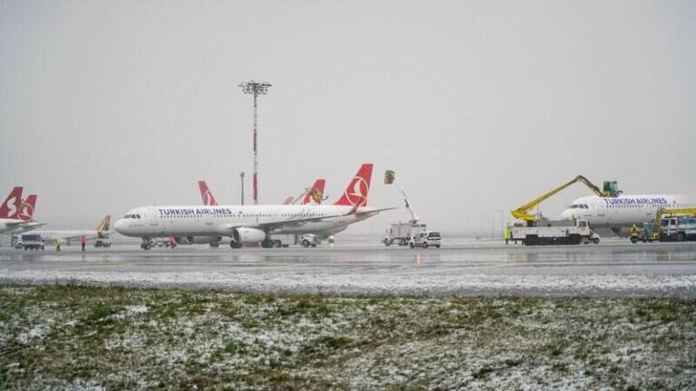 İGA İstanbul Havalimanı: Pistteki kar miktarı ‘anlık’ takip ediliyor