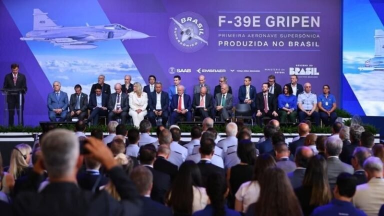 Embraer ve Saab İş Birliği Meyvesini Verdi: Gripen E Sahneye Çıktı