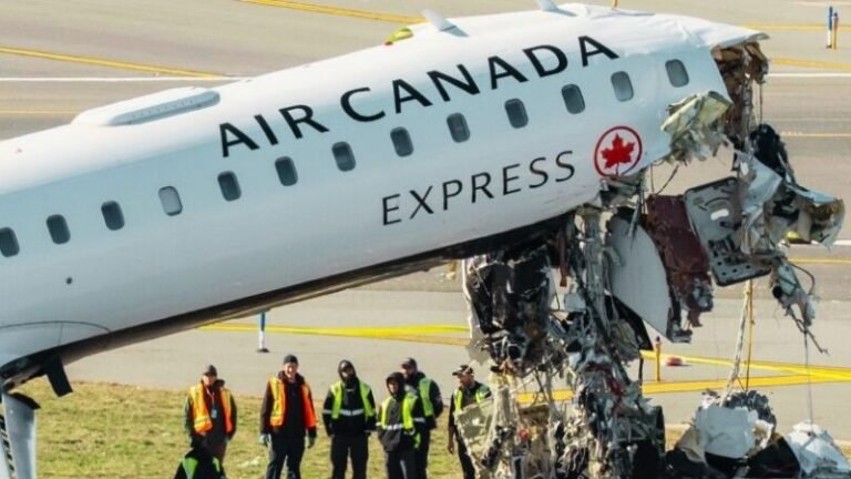 LaGuardia’da Pist Faciası: Uçak ve Araç Çarpıştı, İki Pilot Hayatını Kaybetti