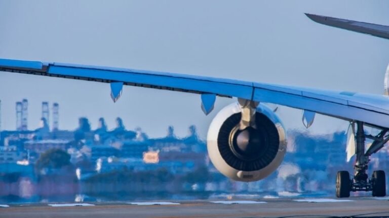 Yakıt Krizi Havacılığı Vurdu: Maliyetler Bilet Fiyatlarına Yansıdı