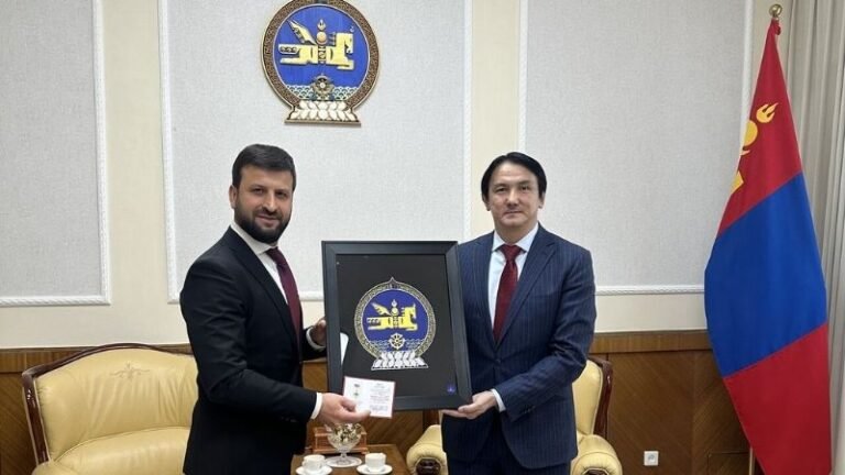 Türk Hava Yolları Yöneticisine Moğolistan’dan Üstün Hizmet Nişanı