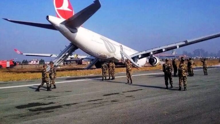 THY Uçağında Duman Alarmı: Acil Tahliye, Yaralanan Yok