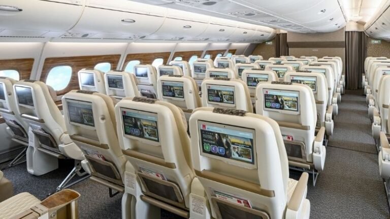 Emirates’ten 5 Milyar Dolarlık Dev Hamle: 100 Uçak Baştan Sona Yenilendi