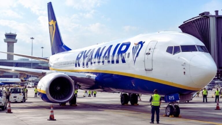 Ryanair Uçağında Motor Arızası Sonrası: Yolcu Pencereye Sıkıştı
